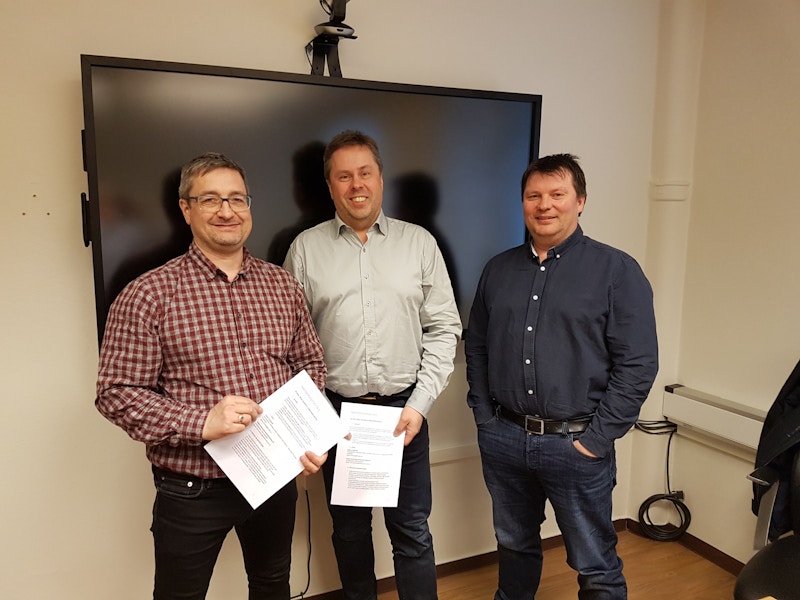 Signering av partnerskapsavtale mellom Vadsø musikkråd og Vadsø kommune.